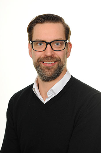 Alex Lee headshot